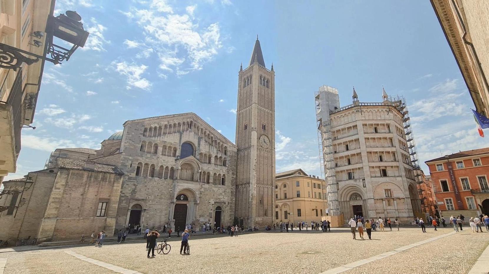 Appartamento Luxury 5 Al Duomo Di Parma Esterno foto
